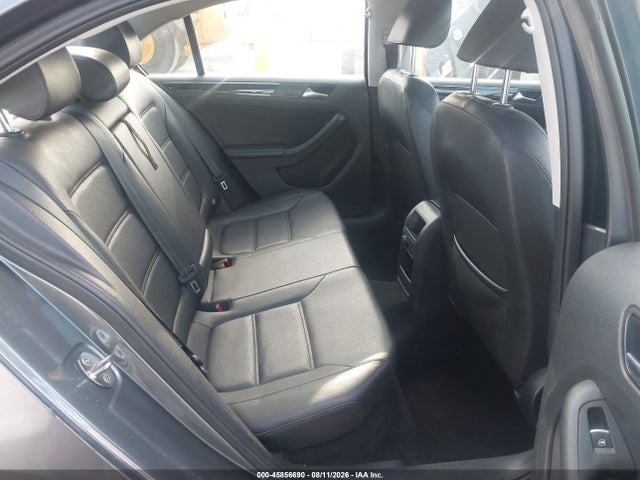 3VWL17AJ2GM365116 Volkswagen Jetta 1.8t Sel