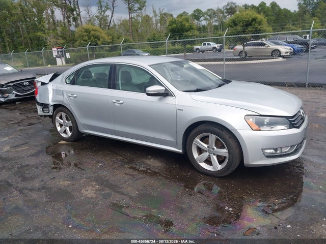 2015 Volkswagen Passat 1.8t Limited Edition მანქანა იყიდება აუქციონზე, vin: 1VWAT7A33FC118139, აუქციონის ნომერი: 45856724