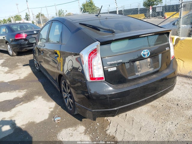 JTDKN3DU5F1934974 Toyota Prius Three