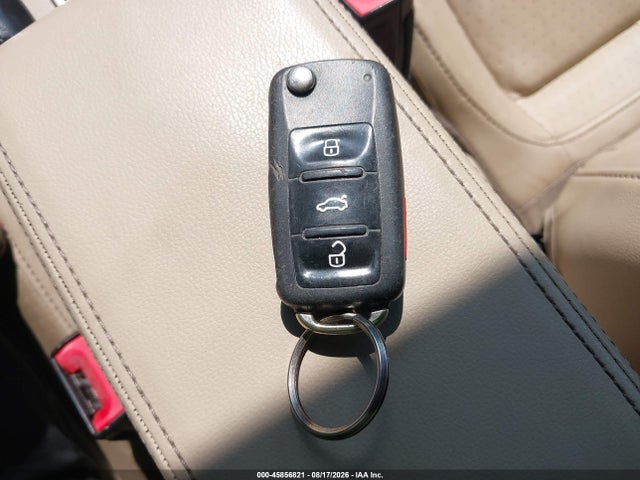 45856821 :رقم المزاد ، 3VW517AT4HM811343 vin ، 2017 Volkswagen Beetle #pinkbeetle/1.8t Classic/1.8t S/1.8t Se/1.8t Sel مزاد بيع