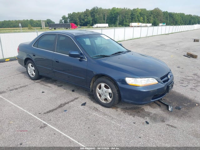 2000 Honda Accord 2.3 Ex მანქანა იყიდება აუქციონზე, vin: 1HGCG5653YA089627, აუქციონის ნომერი: 45856882