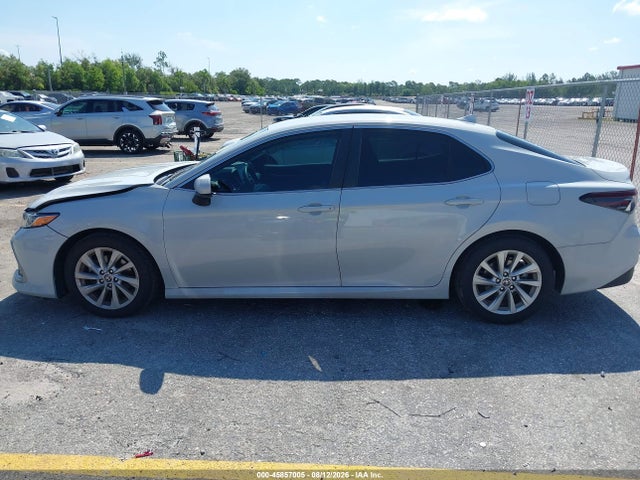 45857005 :رقم المزاد ، 4T1C11AK2PU126391 vin ، 2023 Toyota Camry Le مزاد بيع