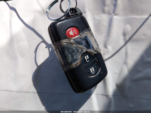 JTDZN3EU4FJ039330 Toyota Prius V Four