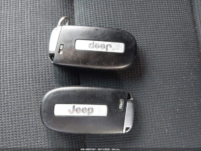 1C4RJEAGXGC457985 Jeep Grand Cherokee Laredo