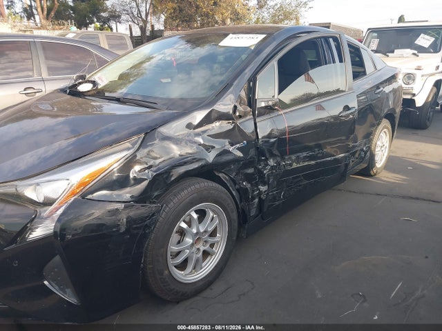 Toyota Prius Two 2018 JTDKBRFU0J3080725 Image 17