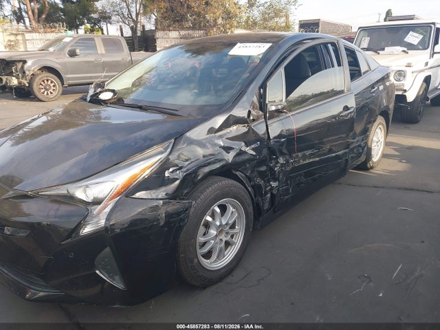 Toyota Prius Two 2018 JTDKBRFU0J3080725 Image 6