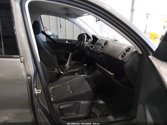 2013 Volkswagen Tiguan S მანქანა იყიდება აუქციონზე, vin: WVGBV3AXXDW593601, აუქციონის ნომერი: 45857322