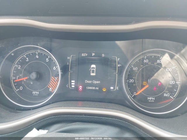 45857332 :رقم المزاد ، 1C4PJMCS8FW577641 vin ، 2015 Jeep Cherokee Latitude مزاد بيع