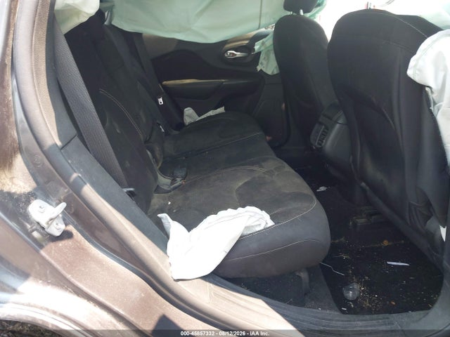 45857332 :رقم المزاد ، 1C4PJMCS8FW577641 vin ، 2015 Jeep Cherokee Latitude مزاد بيع