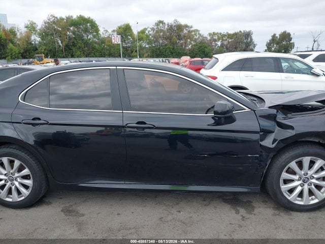 Toyota CAMRY LE 2018 4T1B11HK0JU608947 Image 13
