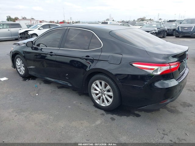Toyota CAMRY LE 2018 4T1B11HK0JU608947 Image 3