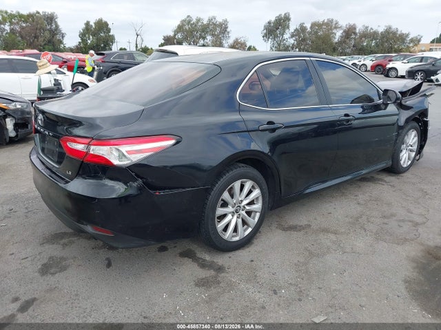 Toyota CAMRY LE 2018 4T1B11HK0JU608947 Image 4