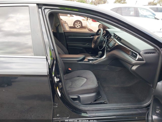 Toyota CAMRY LE 2018 4T1B11HK0JU608947 Image 5