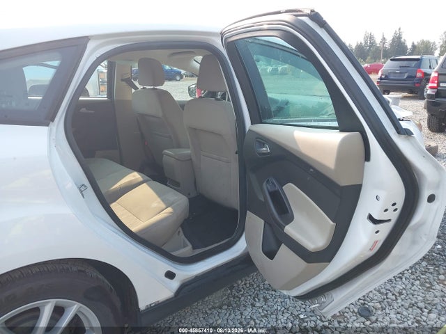 Ford FOCUS SE 2015 1FADP3K23FL342326 Image 8