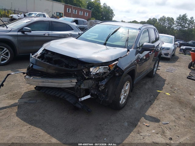 2020 Toyota Rav4 Xle მანქანა იყიდება აუქციონზე, vin: JTMP1RFV2LD530762, აუქციონის ნომერი: 45857444