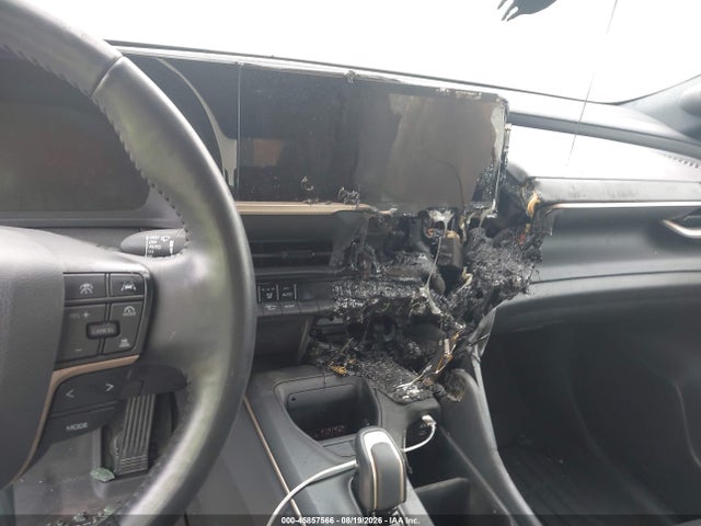 45857566 :رقم المزاد ، JTDAAAAF8P3017034 vin ، 2023 Toyota Crown Limited مزاد بيع