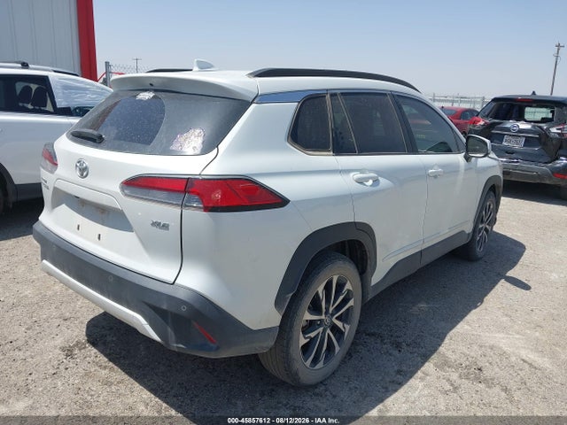 45857612 :رقم المزاد ، 7MUEAAAG8NV022472 vin ، 2022 Toyota Corolla Cross Xle مزاد بيع