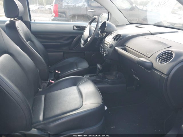 45857614 :رقم المزاد ، 3VWPG3AGXAM017441 vin ، 2010 Volkswagen New Beetle 2.5l مزاد بيع