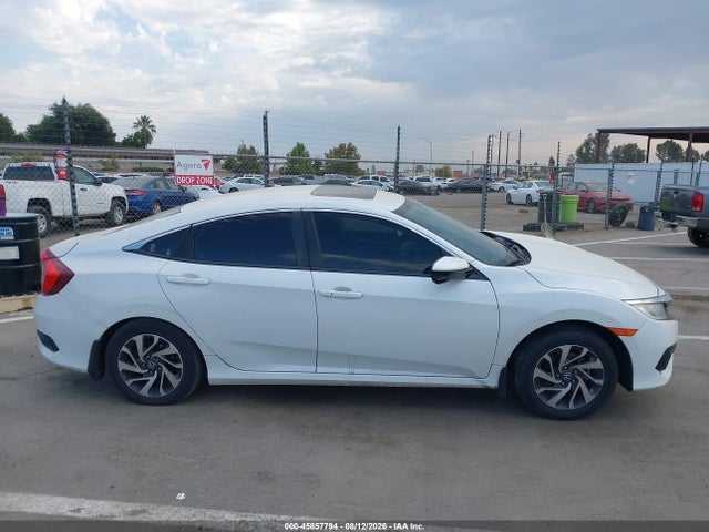 Honda CIVIC EX 2018 2HGFC2F70JH576283 Image 16