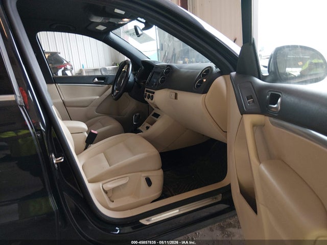 Продажа на аукционе авто 2016 Volkswagen Tiguan R-line, vin: WVGAV7AX5GW060871, номер лота: 45857835