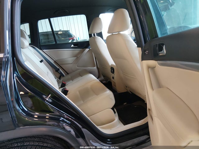 Продажа на аукционе авто 2016 Volkswagen Tiguan R-line, vin: WVGAV7AX5GW060871, номер лота: 45857835