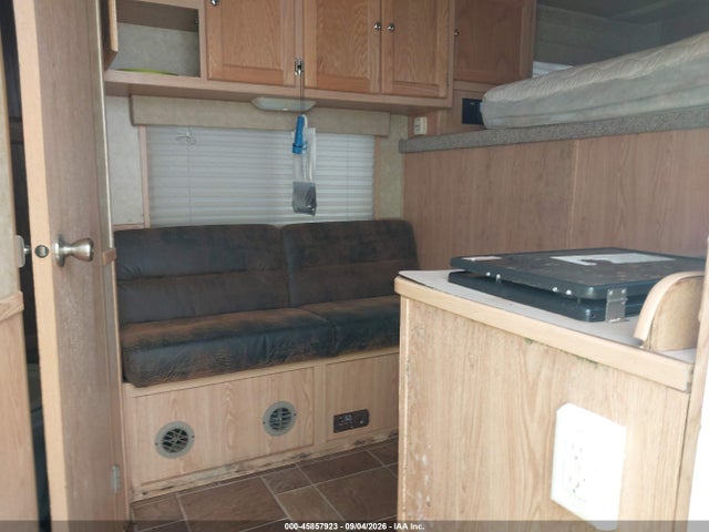 45857923 :رقم المزاد ، 1M9G3282X21034335 vin ، 2002 Merlow Industries Other مزاد بيع