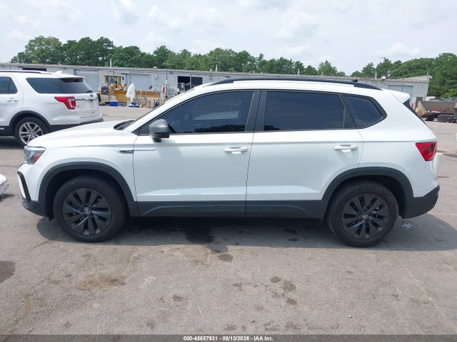 Продажа на аукционе авто 2022 Volkswagen Taos 1.5t S, vin: 3VVAX7B24NM051532, номер лота: 45857931
