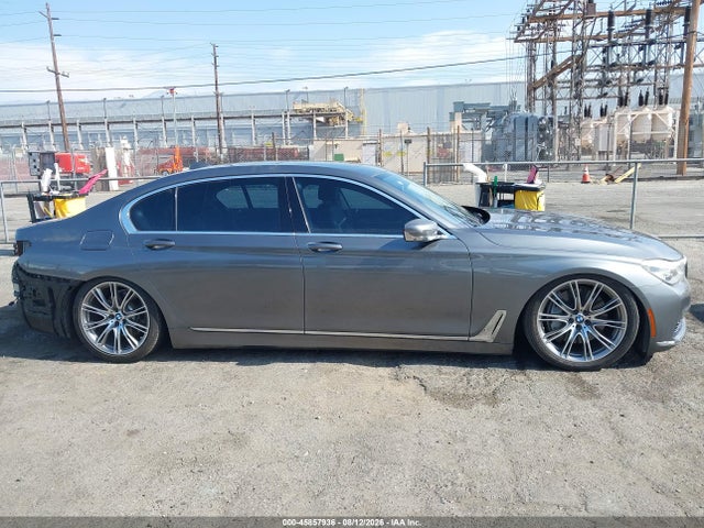 WBA7F0C5XGGL99700 BMW 750i