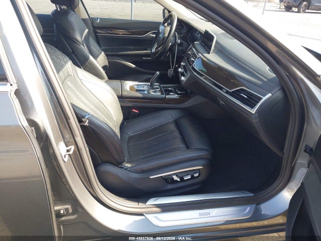 WBA7F0C5XGGL99700 BMW 750i