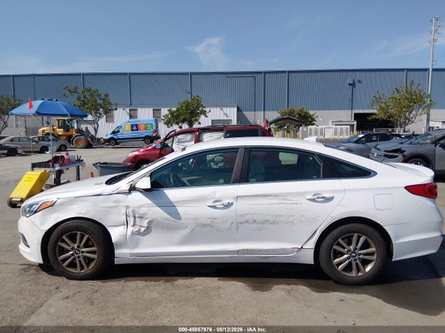 Hyundai SONATA SE 2016 5NPE24AF3GH346308 Image 14