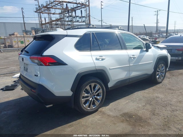 Toyota Rav4 Xle Premium 2024 JTMC1RFV5RJ031219 Image 4