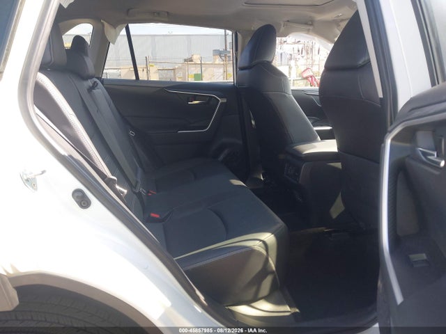 Toyota Rav4 Xle Premium 2024 JTMC1RFV5RJ031219 Image 8