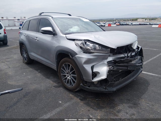 45858050 :رقم المزاد ، 5TDJZRFH2HS365526 vin ، 2017 Toyota Highlander Se مزاد بيع