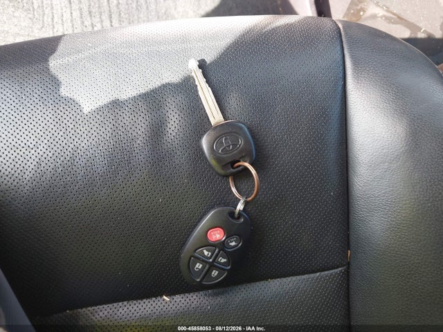 45858053 :رقم المزاد ، 5TDXZ3DC0HS773019 vin ، 2017 Toyota Sienna Se 8 Passenger مزاد بيع