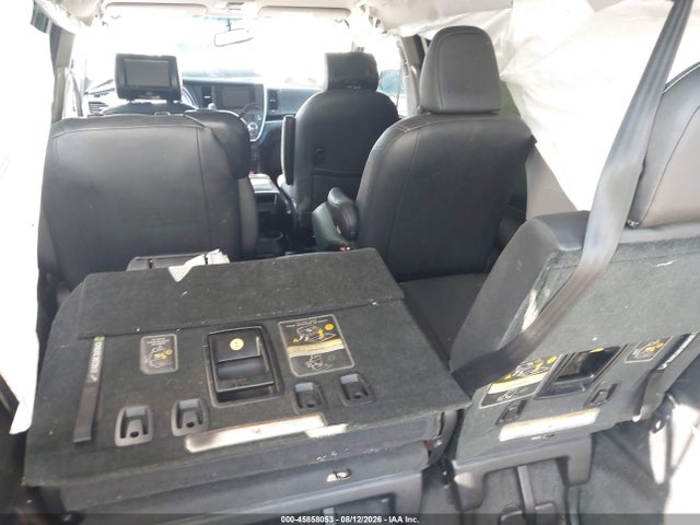 45858053 :رقم المزاد ، 5TDXZ3DC0HS773019 vin ، 2017 Toyota Sienna Se 8 Passenger مزاد بيع