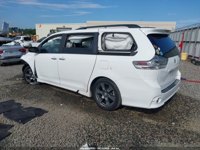45858053 :رقم المزاد ، 5TDXZ3DC0HS773019 vin ، 2017 Toyota Sienna Se 8 Passenger مزاد بيع