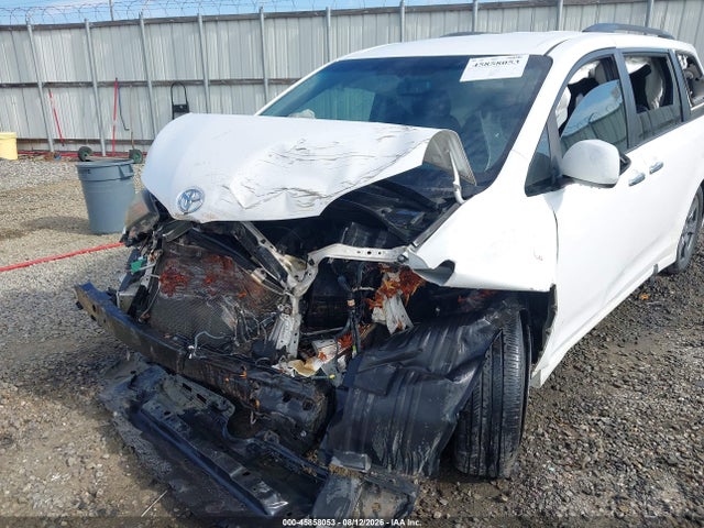 45858053 :رقم المزاد ، 5TDXZ3DC0HS773019 vin ، 2017 Toyota Sienna Se 8 Passenger مزاد بيع