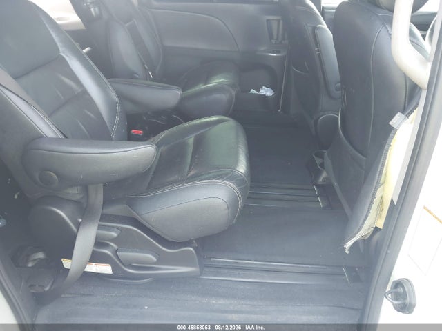 45858053 :رقم المزاد ، 5TDXZ3DC0HS773019 vin ، 2017 Toyota Sienna Se 8 Passenger مزاد بيع