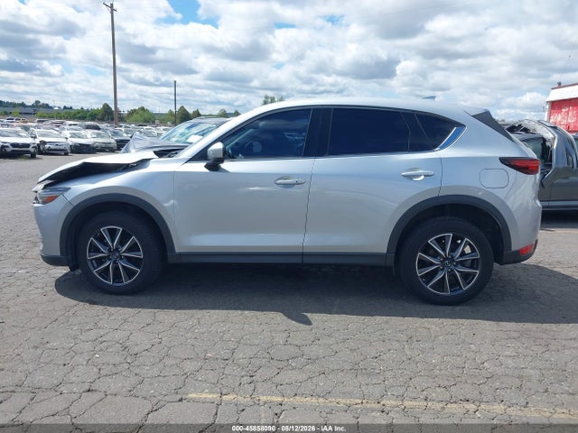 Продажа на аукционе авто 2017 Mazda Cx-5 Grand Touring, vin: JM3KFBDL8H0125810, номер лота: 45858090