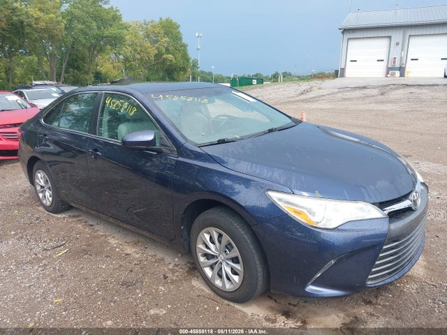 45858118 :رقم المزاد ، 4T1BF1FK6HU744904 vin ، 2017 Toyota Camry Le مزاد بيع