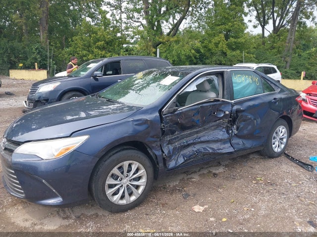 45858118 :رقم المزاد ، 4T1BF1FK6HU744904 vin ، 2017 Toyota Camry Le مزاد بيع