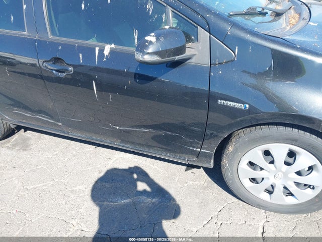 Toyota Prius C Two 2014 JTDKDTB39E1563569 Image 17