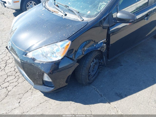 Toyota Prius C Two 2014 JTDKDTB39E1563569 Image 6