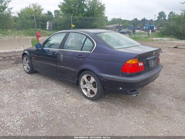 45858143 :رقم المزاد ، WBAAV53401JR79531 vin ، 2001 Bmw 330 I مزاد بيع