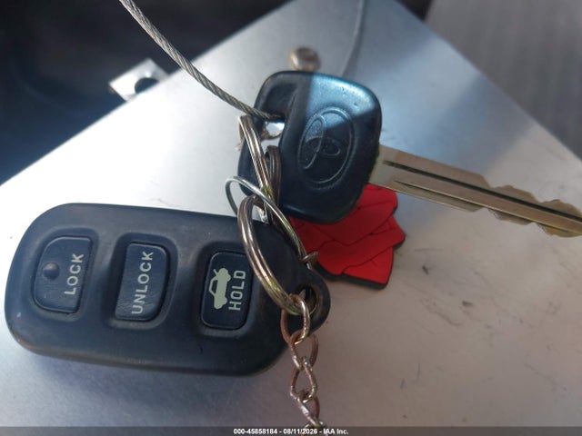 2005 Toyota Camry Le მანქანა იყიდება აუქციონზე, vin: 4T1BE32K05U016477, აუქციონის ნომერი: 45858184