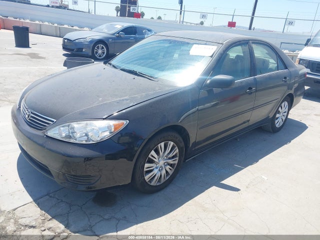 2005 Toyota Camry Le მანქანა იყიდება აუქციონზე, vin: 4T1BE32K05U016477, აუქციონის ნომერი: 45858184