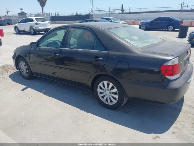 2005 Toyota Camry Le მანქანა იყიდება აუქციონზე, vin: 4T1BE32K05U016477, აუქციონის ნომერი: 45858184