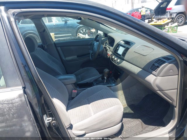 2005 Toyota Camry Le მანქანა იყიდება აუქციონზე, vin: 4T1BE32K05U016477, აუქციონის ნომერი: 45858184