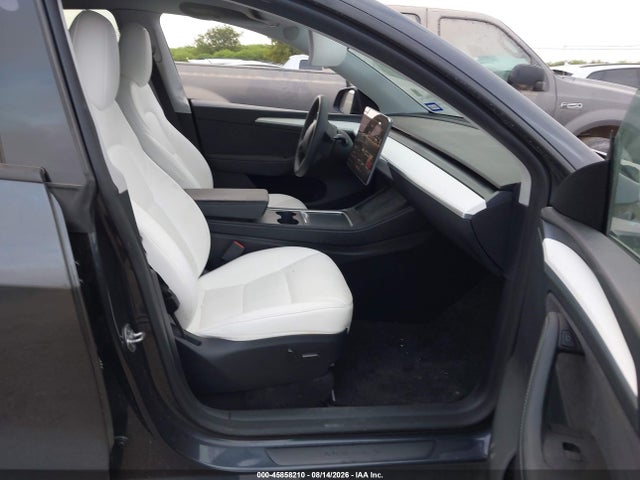 Продажа на аукционе авто 2025 Tesla Model Y Long Range Dual Motor Rear-wheel Drive, vin: 7SAYGDED7SA339781, номер лота: 45858210