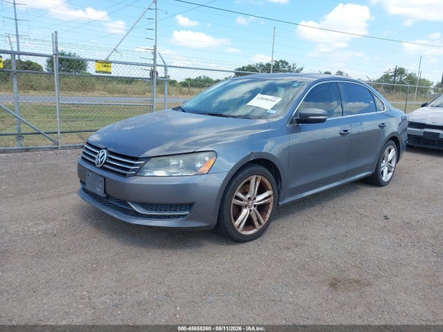 2014 Volkswagen Passat 1.8t Se მანქანა იყიდება აუქციონზე, vin: 1VWBS7A34EC121072, აუქციონის ნომერი: 45858260